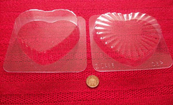 Heart Box And Lid
4½” (11.5cm) x 1½” (3.8cm) - Image 2