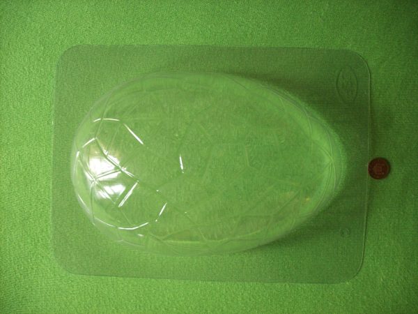 Giant Cracked Egg 10”